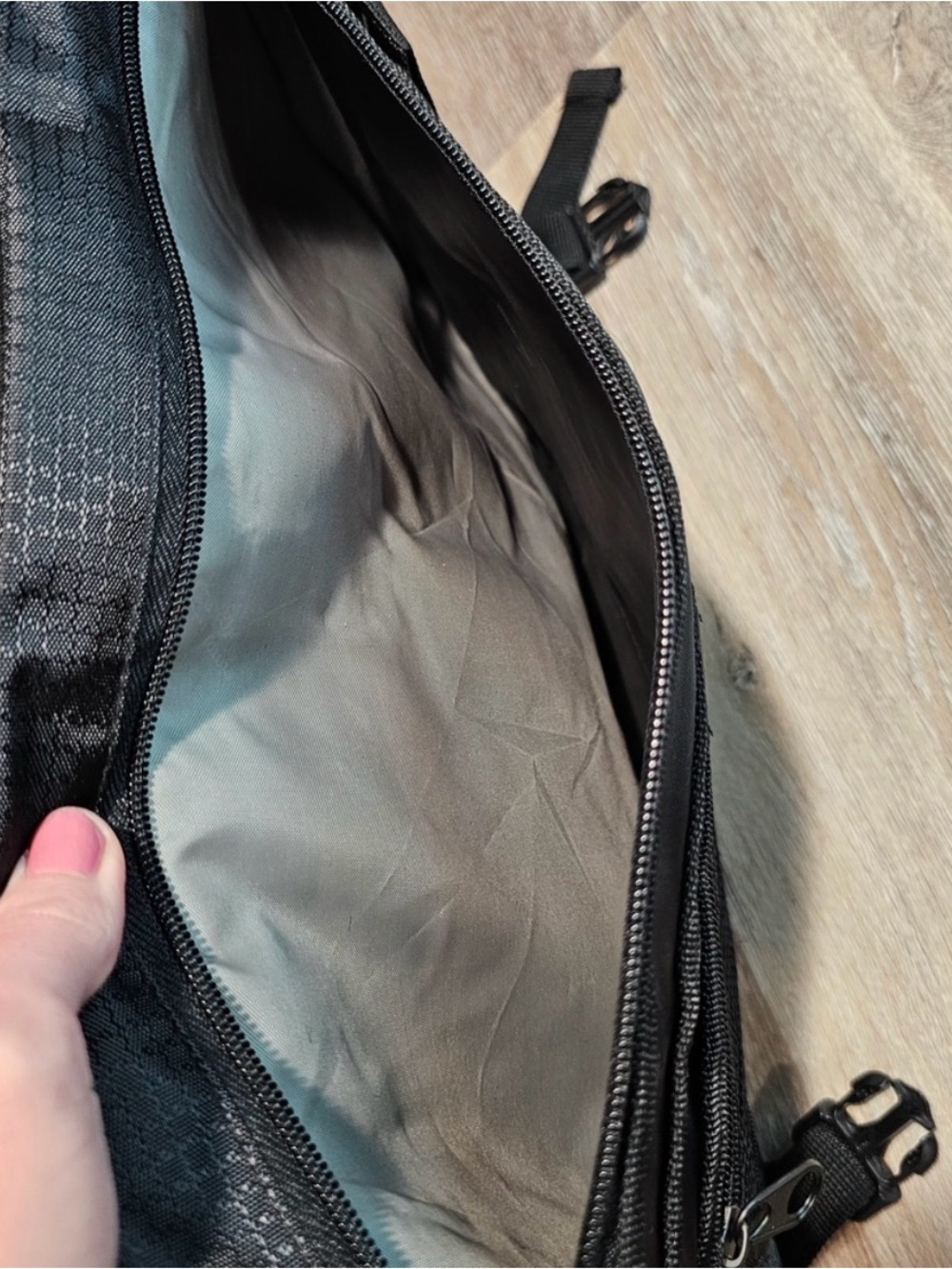 Calpak Ransom 18" Expandable Laptop Messenger Bag Black Travel Business NWT - Picture 8 of 9